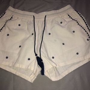 Women's Mid-Rise Linen shorts